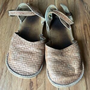 Everleigh Meadow Barefoot Explorer Sandals Kids size 7